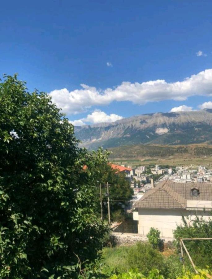 MiziriGuestHouse Gjirokastër Eksteriør billede