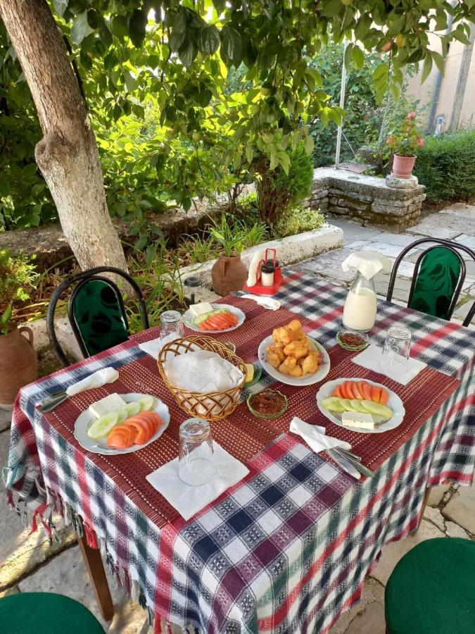 MiziriGuestHouse Gjirokastër Eksteriør billede