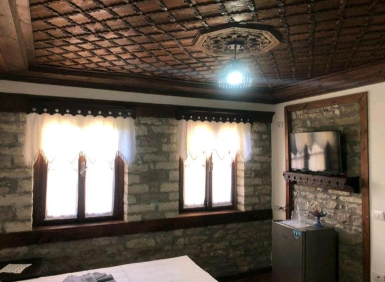 MiziriGuestHouse Gjirokastër Eksteriør billede
