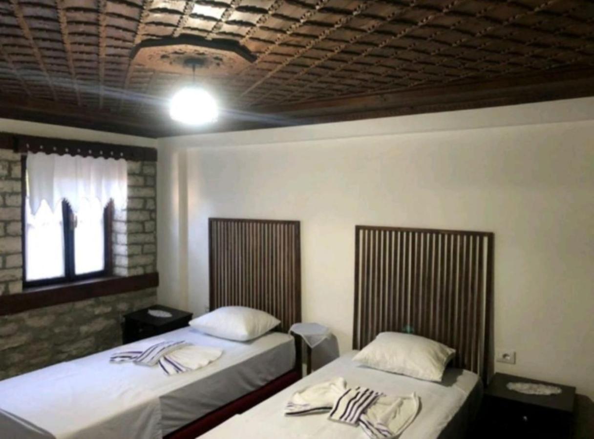 MiziriGuestHouse Gjirokastër Eksteriør billede