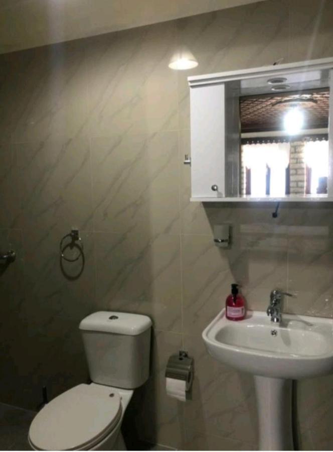 MiziriGuestHouse Gjirokastër Eksteriør billede