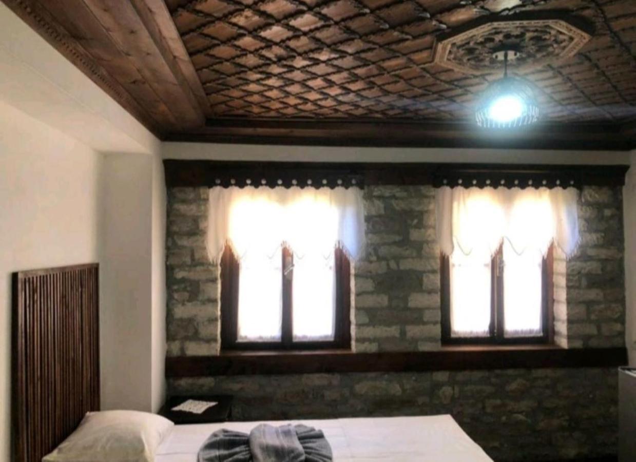MiziriGuestHouse Gjirokastër Eksteriør billede