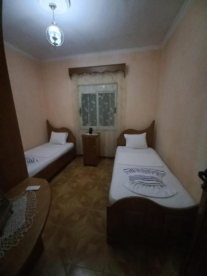 MiziriGuestHouse Gjirokastër Eksteriør billede