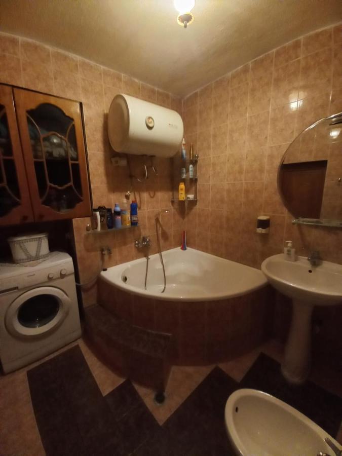 MiziriGuestHouse Gjirokastër Eksteriør billede