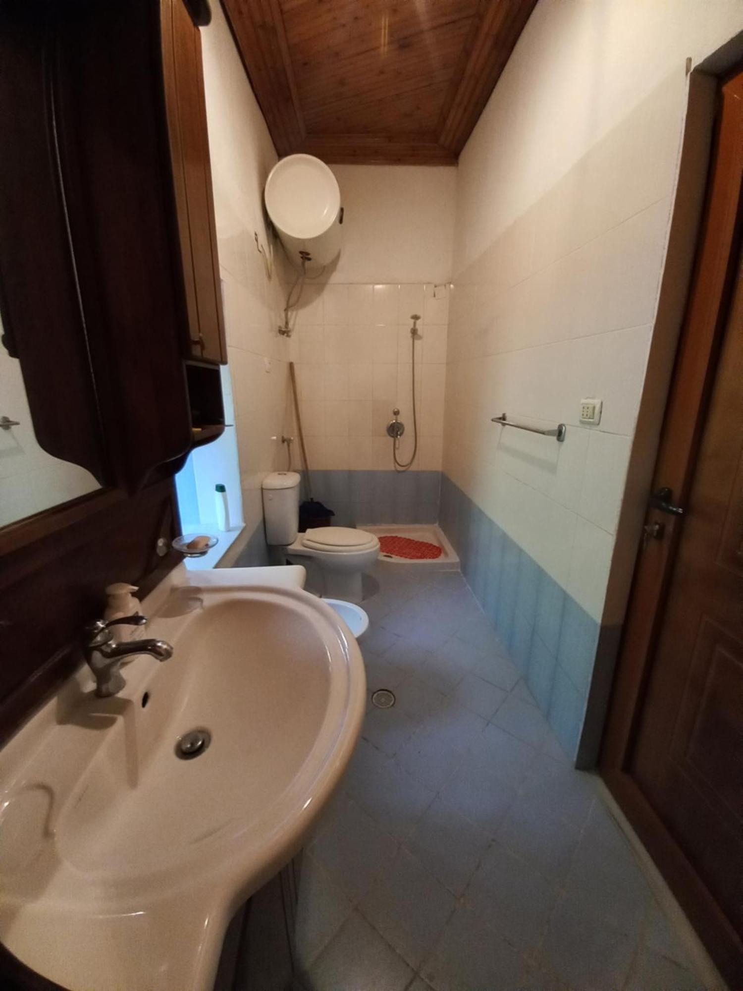 MiziriGuestHouse Gjirokastër Eksteriør billede