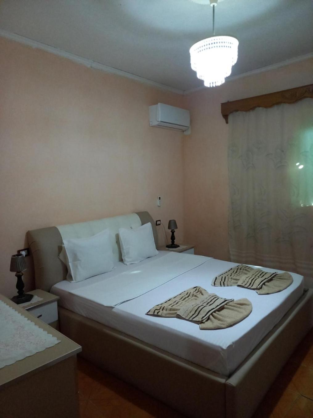 MiziriGuestHouse Gjirokastër Eksteriør billede